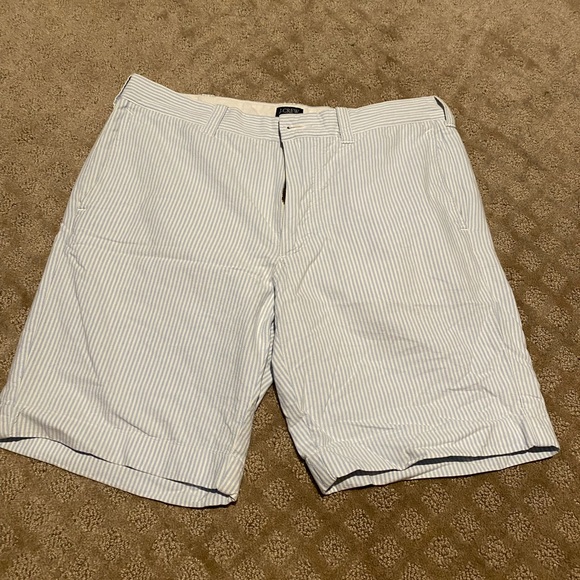 EUC J Crew Gramercy size 32 seersucker shorts - Picture 1 of 4